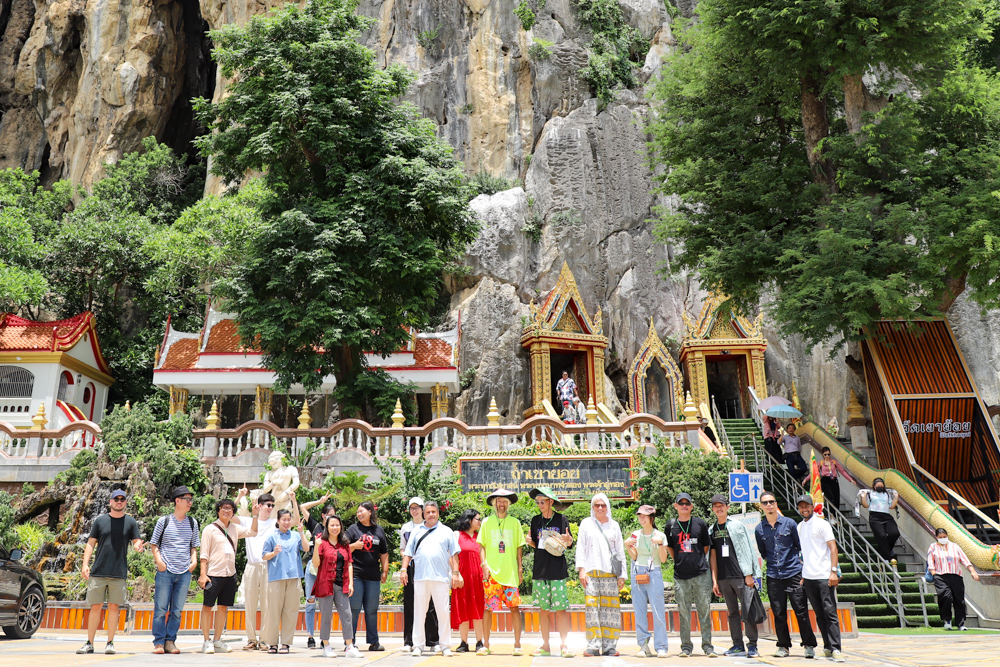 ภาพบรรยากาศศิลปินทัศนศึกษา จ.เพชรบุรี วันที่ 9 สิงหาคม โครงการ 18th Poh Chang International Art Festival and Art Workshop in Thailand 2024