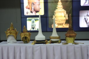 สาขาวิชาจิตกรรมไทย จัดการบรรยาย เรื่องพัฒนาการเครื่องศิราภรณ์สู่งานจิตรกรรมไทย